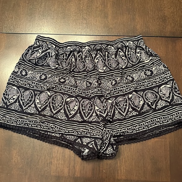 Hollister boho printed drawstring shorts - Picture 4 of 5